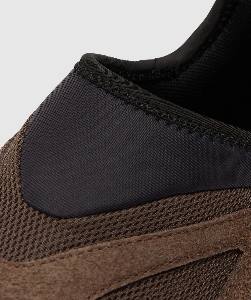 New Balance 610 slip on sneaker